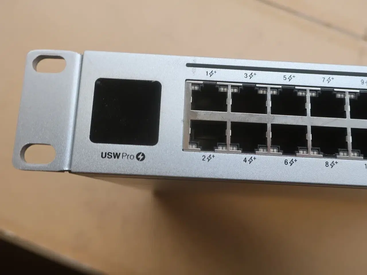 Billede 2 - Switch UNIFI PRO 48 POE