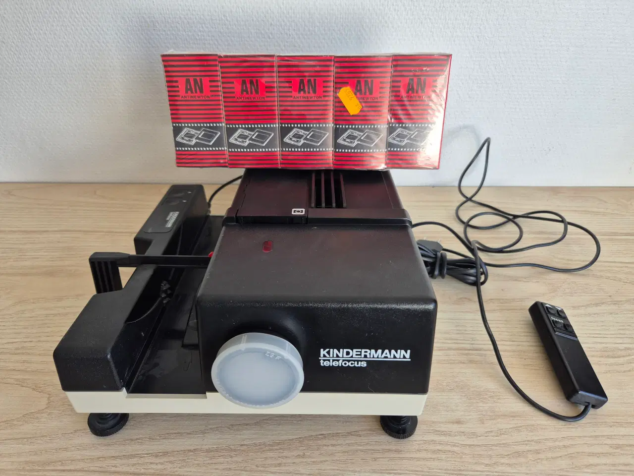 Billede 1 - Diasprojector Kindermann Telefocus med 5 pk NYE Di