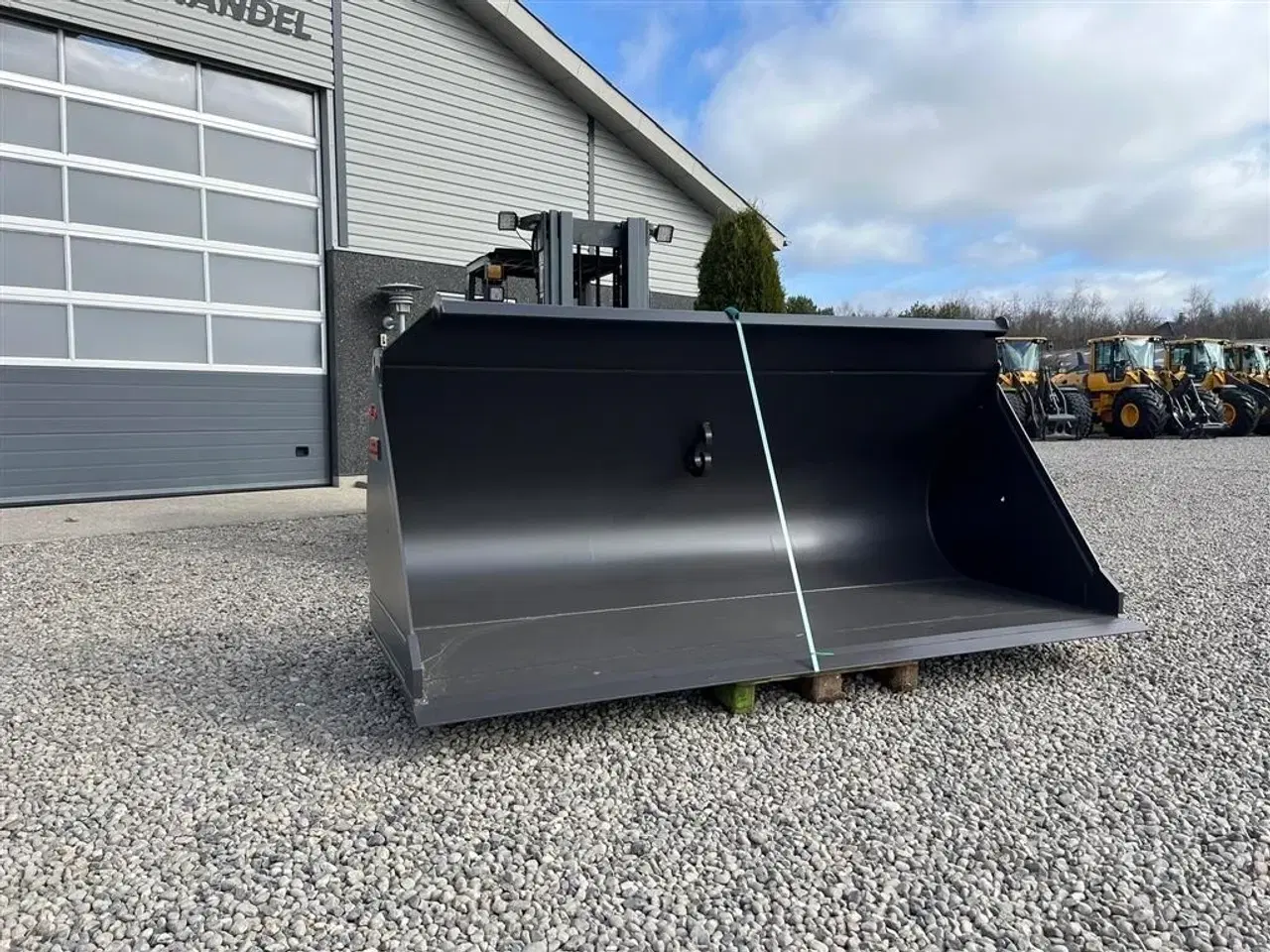 Billede 13 - JST Skovl 3.4m3 med volvoskifte og 3m bred. NY SKOVL. Den er opbygget efter alle kunstens regler