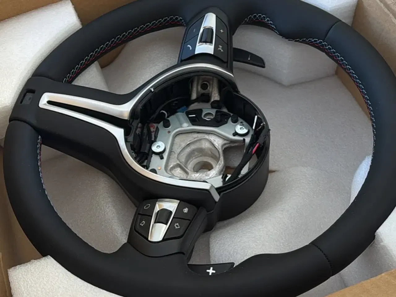 Billede 1 - BMW E serie M-rat i Fxx stil E9X E8x Rat