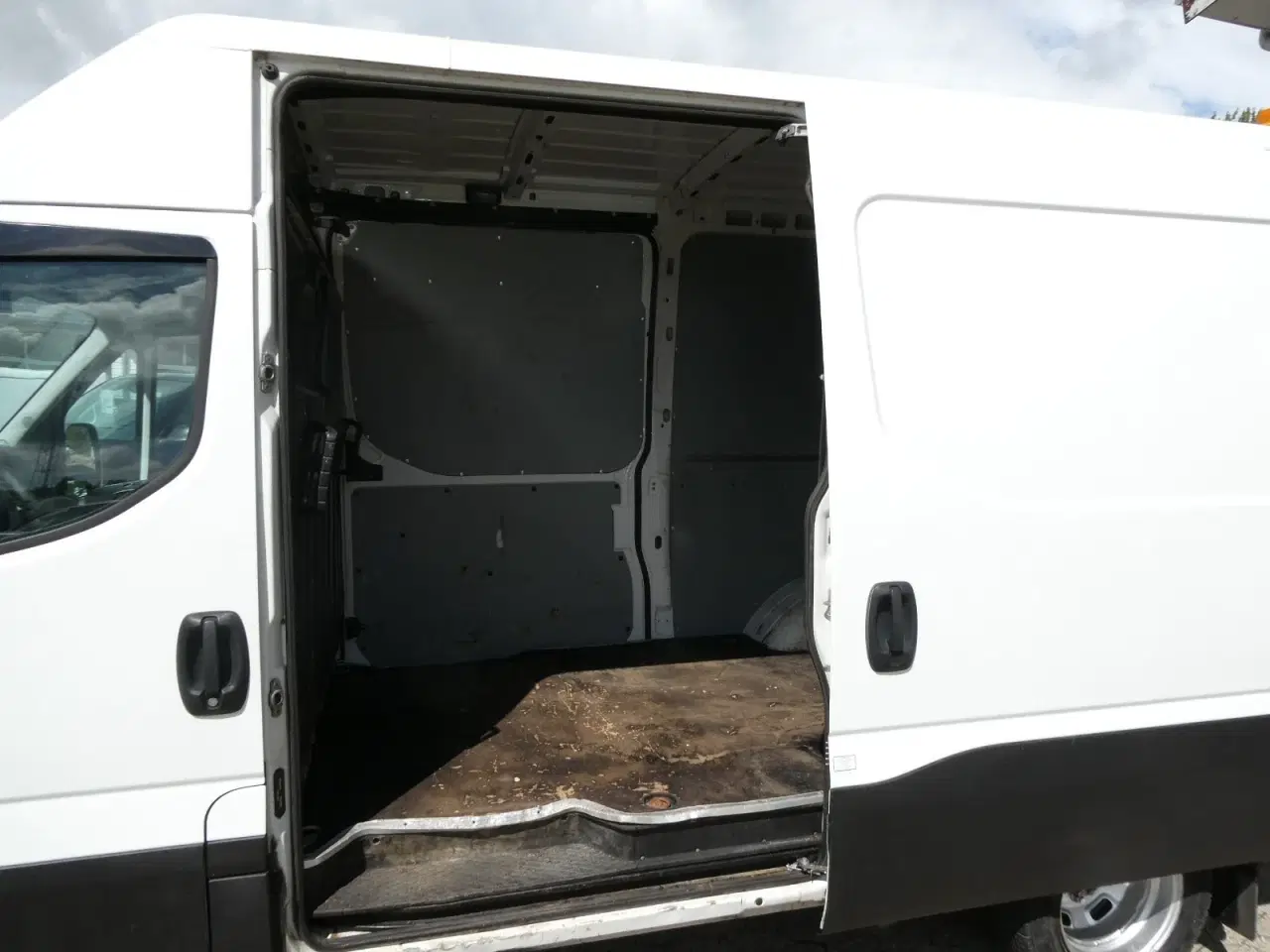 Billede 11 - Iveco Daily 2,3 35C15 12m³ Van
