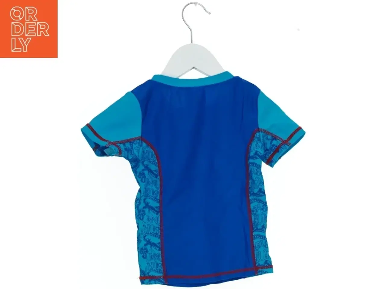 Billede 2 - Børne UV-bluse med piratmotiv fra Disney (str. 104)
