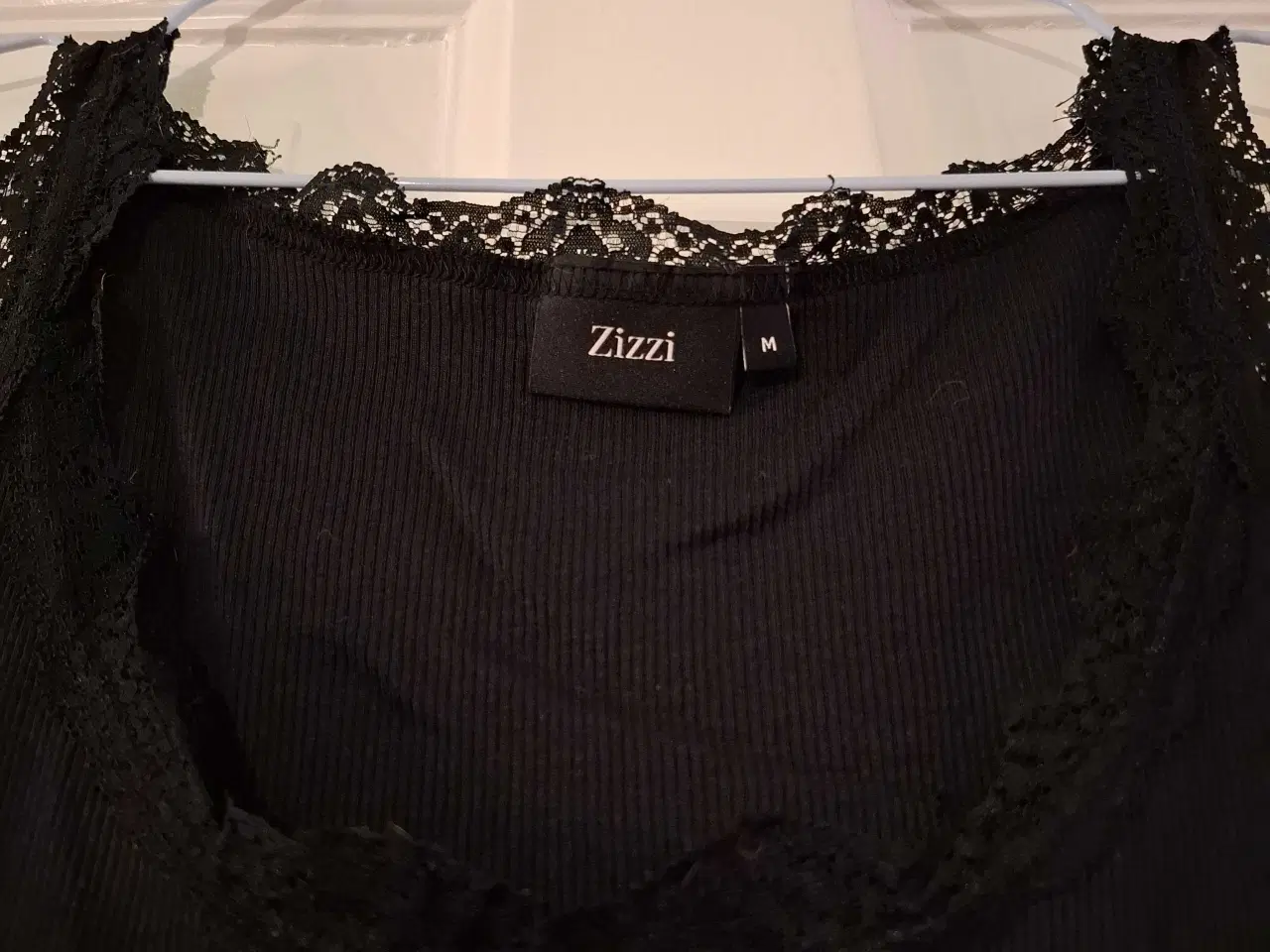 Billede 2 - Sort top fra Zizzi I Medium