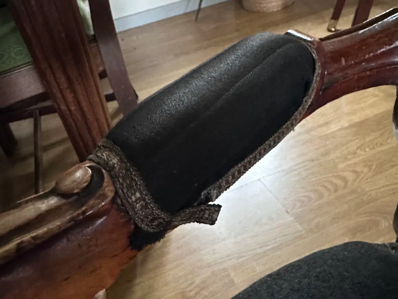 Billede 8 - Et sæt mahogni stole fra 1860’erne