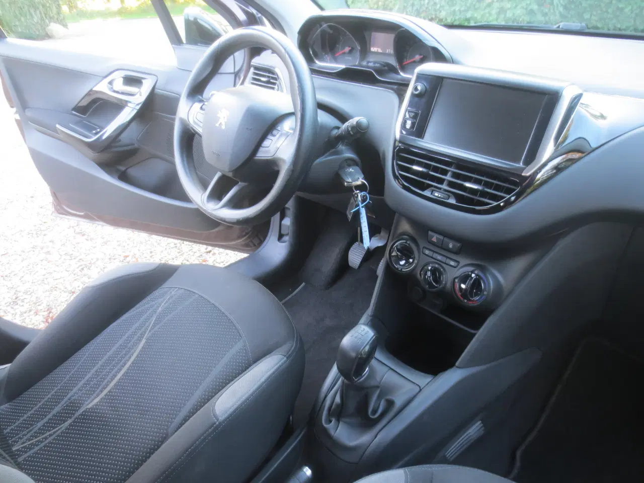 Billede 16 - Peugeot 208 1.4 i 95 Hk. År 2012. 