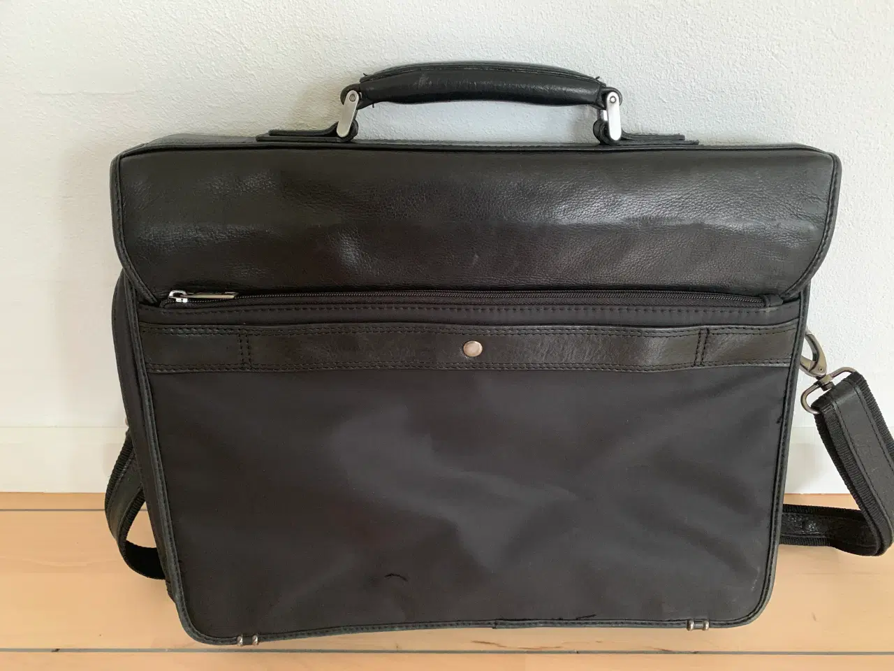 Billede 2 - Sort taske 