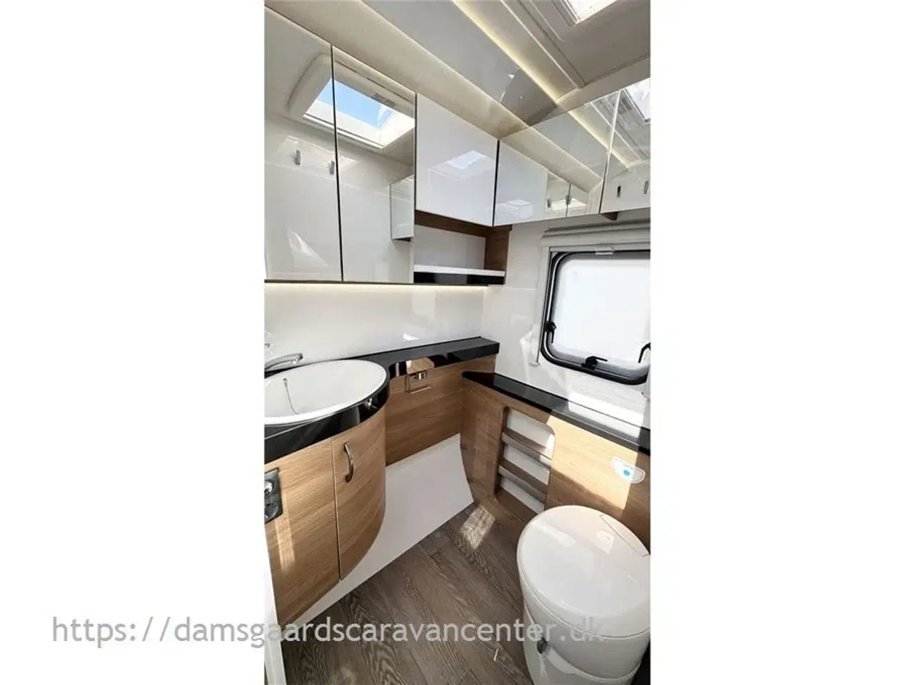 Billede 12 - 2022 - Hobby De Luxe 460 SFf   Queensbed-Gulvtemp.-Mover-Telt