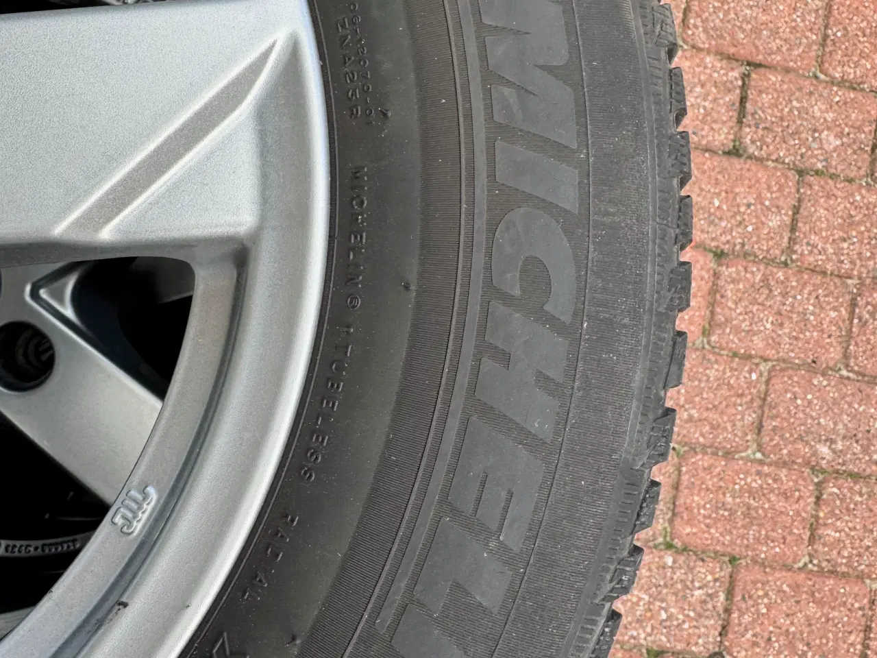 Billede 3 - 4 komplette Michelin vinterdæk m/RIAL alufælge (næ