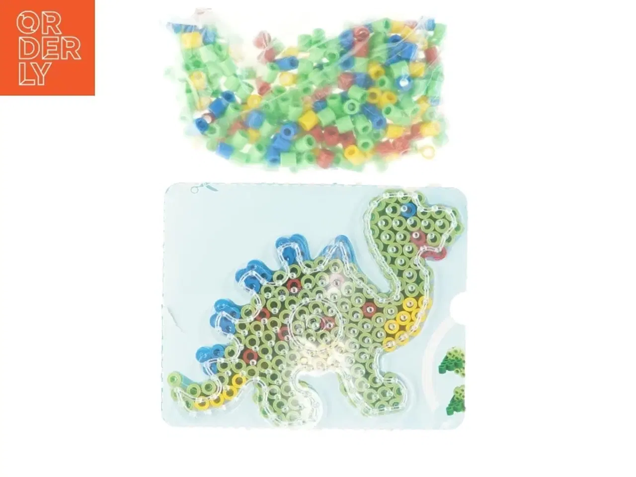 Billede 1 - Perleplade med dyr og perler fra Hama (str. 23x15 cm)