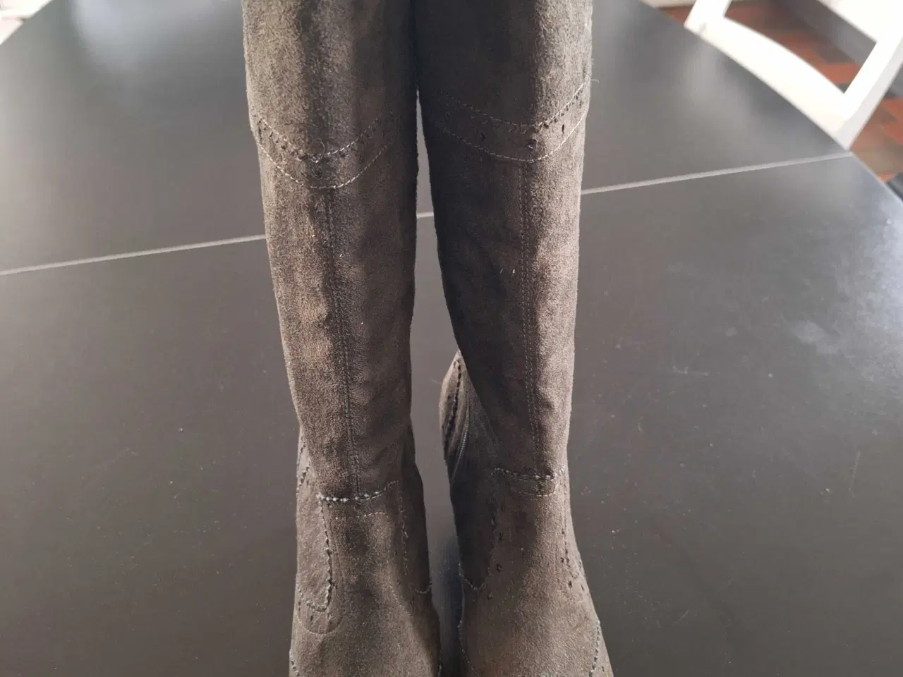 Billede 1 - Støvler str 39