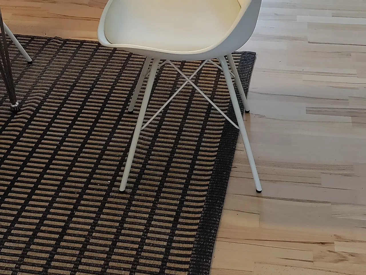 Billede 2 - Spisebord med 8 stole