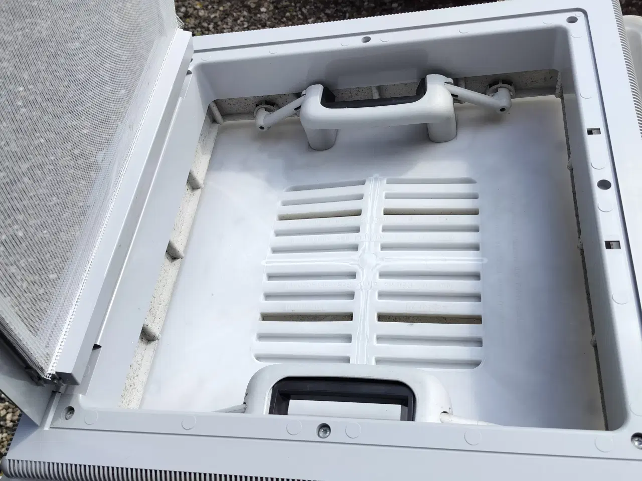 Billede 3 - Tagluge 40 x 40 cm til campingvognen eller autocam