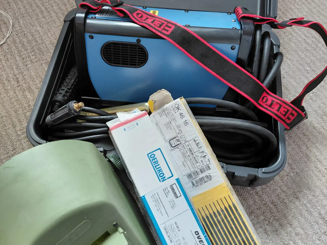 Billede 1 - Elektrode Svejser sælges incl elektroder og hjelm 