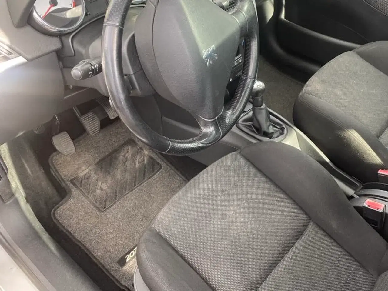 Billede 18 - Velholdt peugeot 207