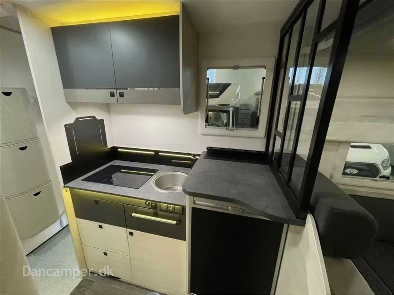 Billede 21 - 2024 - Chausson 660 Titanium ULTIMATE   UNDER KLARGØRING! Chausson 660 Titanium ULTIMATE, Elcykelholder, Lithiumbatterier, Induktionsplade, 3000W inverter