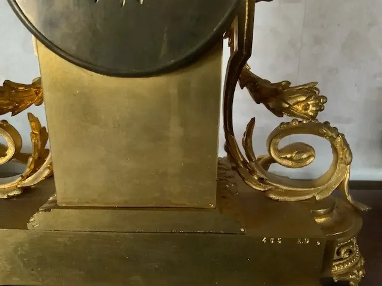 Billede 4 - Ur - bord ur i metal