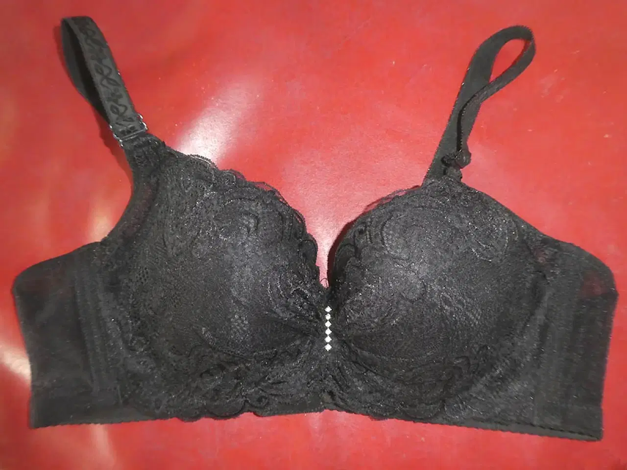 Billede 1 - Lækker bh med sten