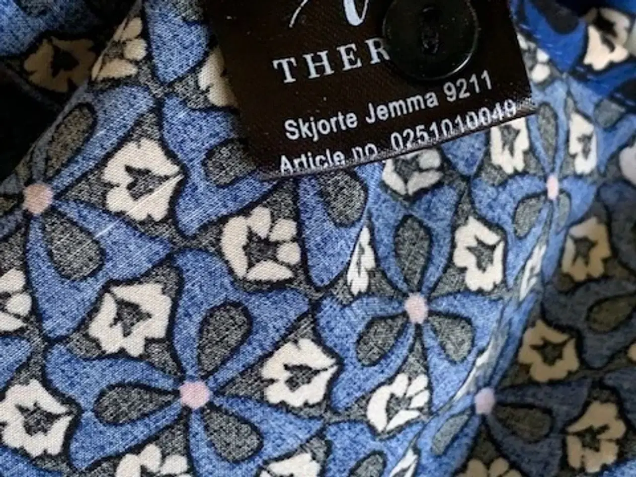 Billede 5 - Therese skjorte str. L 100 % viscose - fejlkøb