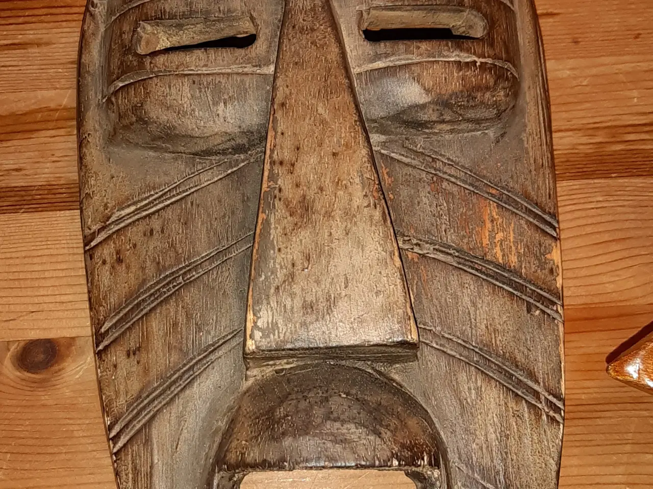 Billede 5 - Træ ting og 2 stk. glas hjørnehylder.