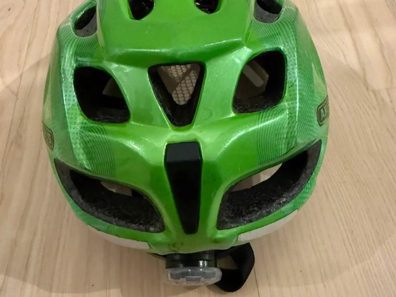 Billede 6 - ABUS cykelhjelm med lys 