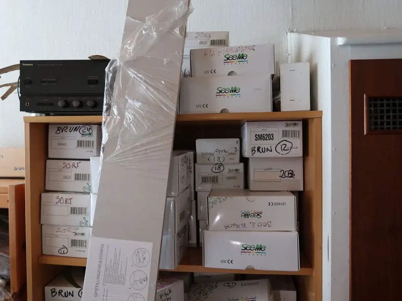 Billede 12 - Div. indhold i rum