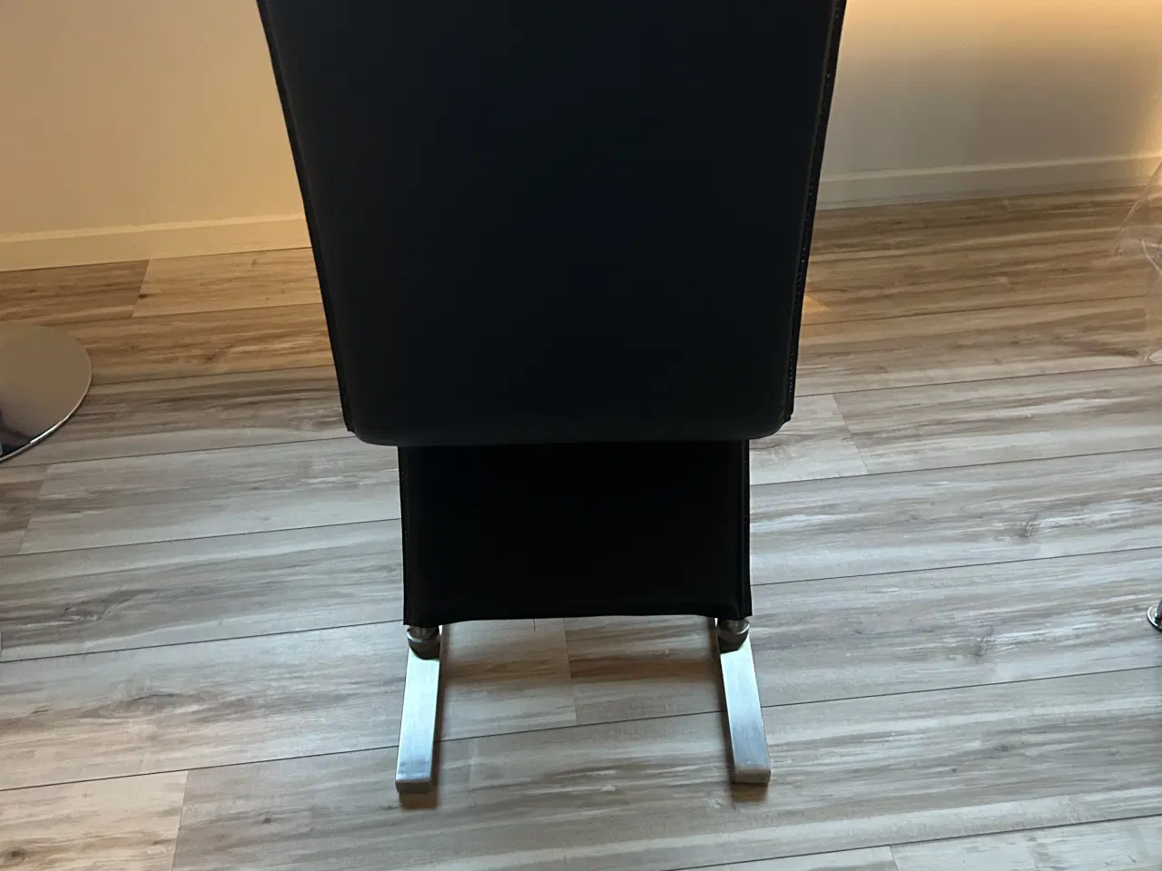 Billede 2 - Spisebordsstole sort læder / chrom