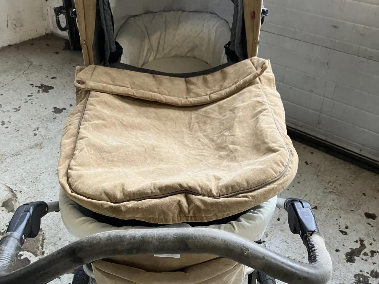 Billede 2 - Odder barnevogn i ruskind
