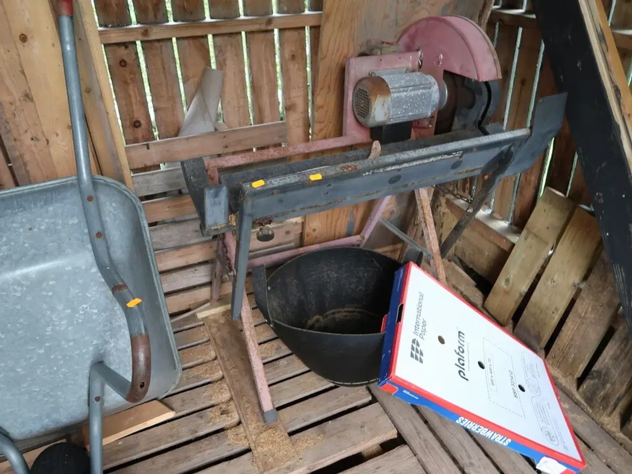 Billede 4 - Trillebør, bordsav, trappestige, sækkevogn m.m.