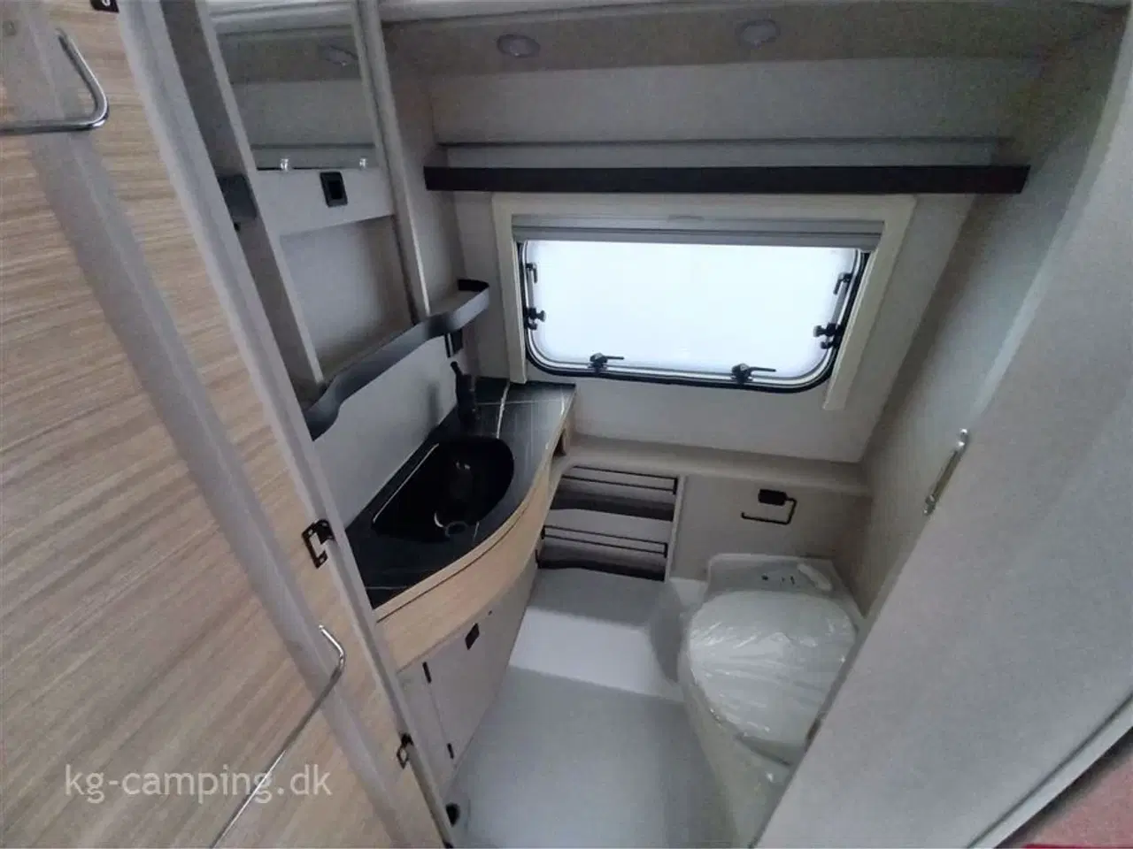 Billede 8 - 2024 - Eriba Touring 430 Tango Red Edition   EFTERÅRSTILBUD nu nedsat med kr. 18.000,- | Populær rejsevogn - Urban Edition. Spækket med ekstraudstyr!