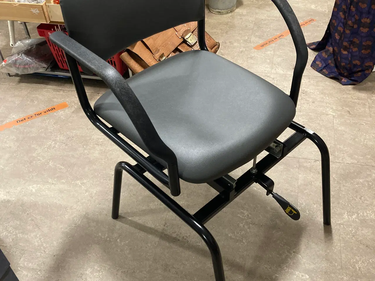 Billede 1 - Hjælpemiddel stol