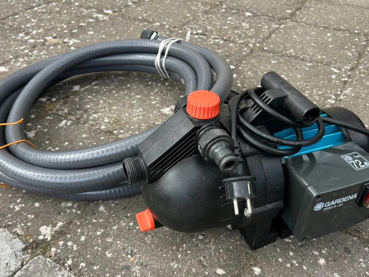 Billede 3 - Vandpumpe med slange