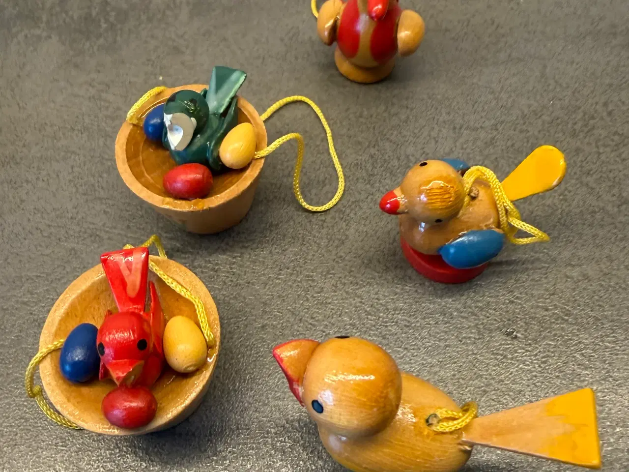 Billede 1 - Påskepynt af træ til ophæng