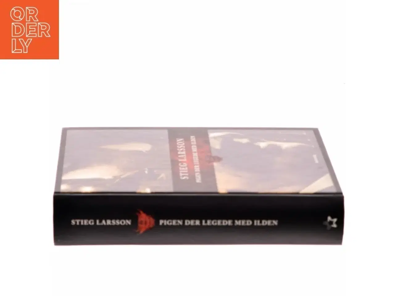 Billede 2 - Pigen der legede med ilden af Stieg Larsson (Bog)