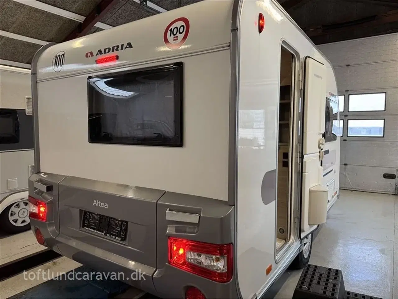 Billede 5 - 2020 - Adria Altea4Four 362 LH   Fremtræder som ny, m/MOVER+GULVVARME+STORT KØL/FROST mv. ET SUPER GODT TILBUD HER.