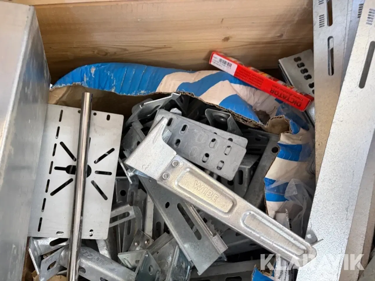 Billede 7 - Ophæng til kabelskinner Stago