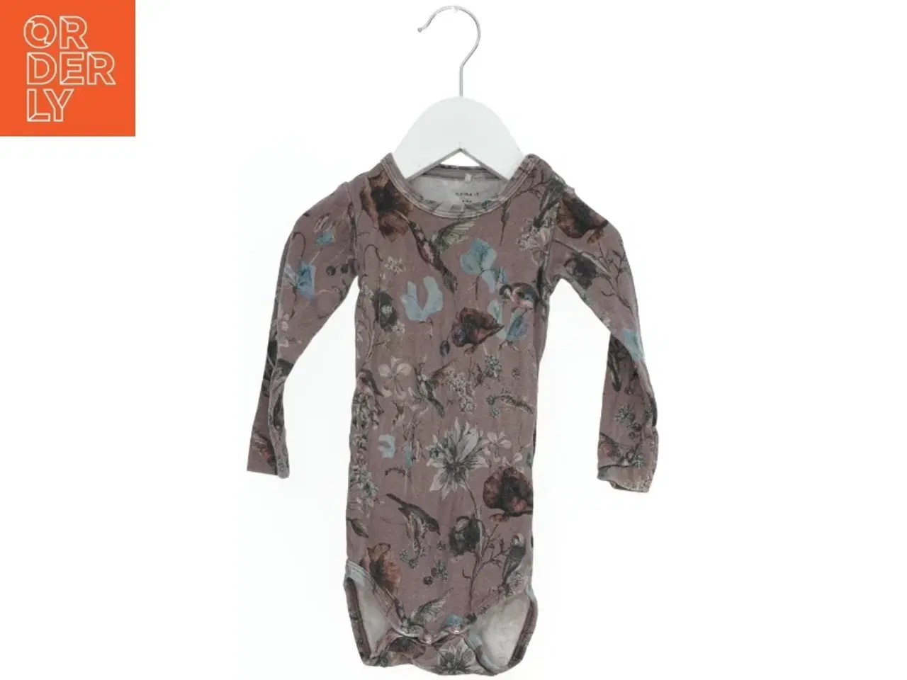 Billede 1 - Langærmet bodystocking med blomstermotiv fra Name It (str. 74)