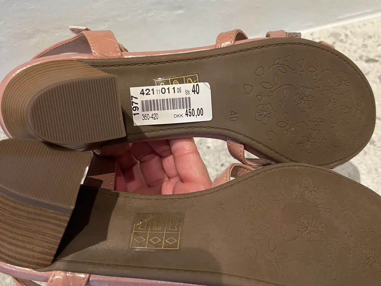 Billede 5 - B&CO sandal med lille hæl