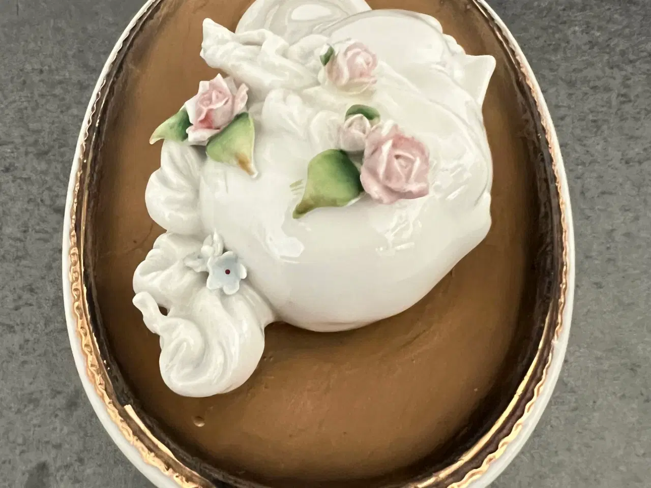 Billede 4 - Kvinde porcelæns hoved i vægramme