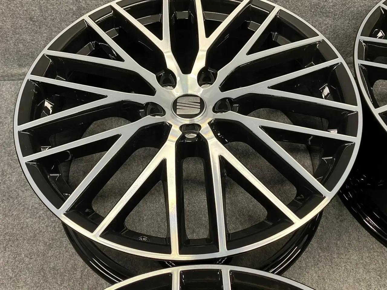 Billede 4 - ALUFÆLGE SEAT CUPRA LEON 5F0 19"