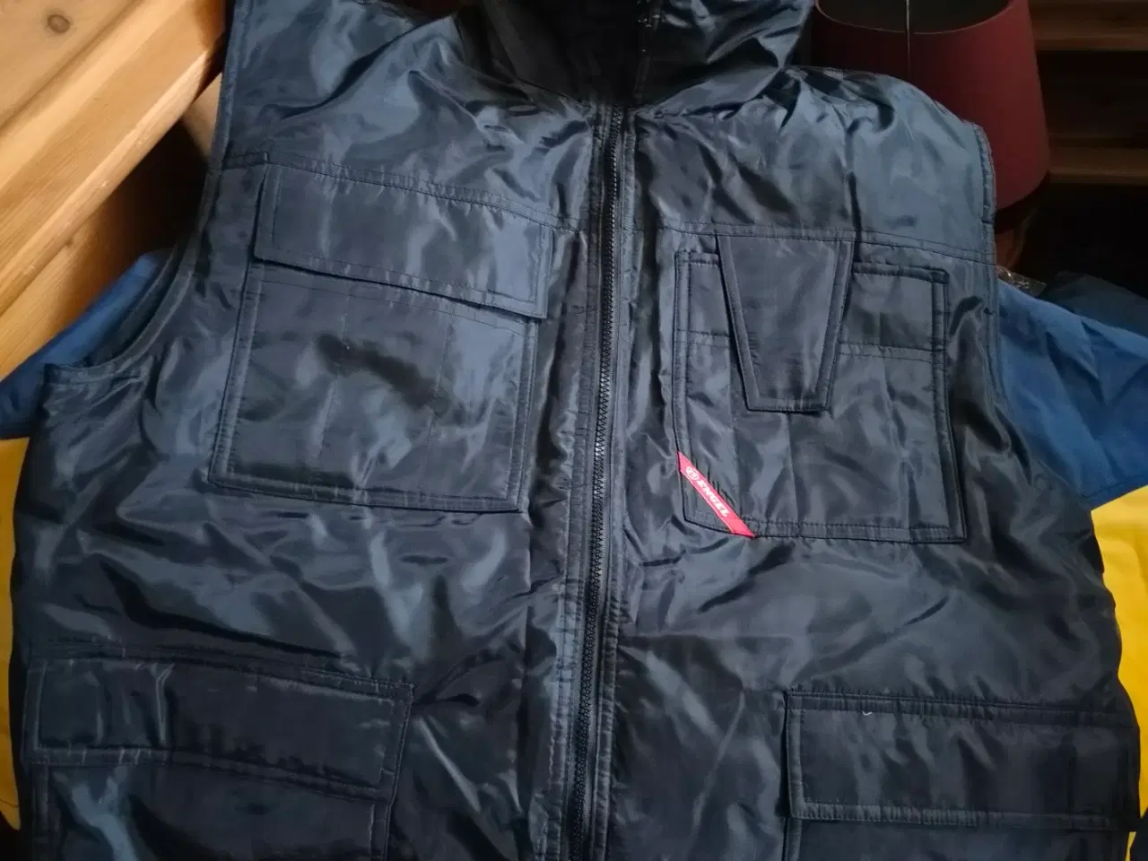 Billede 1 - 🦺 Vest fra Engel – str. L