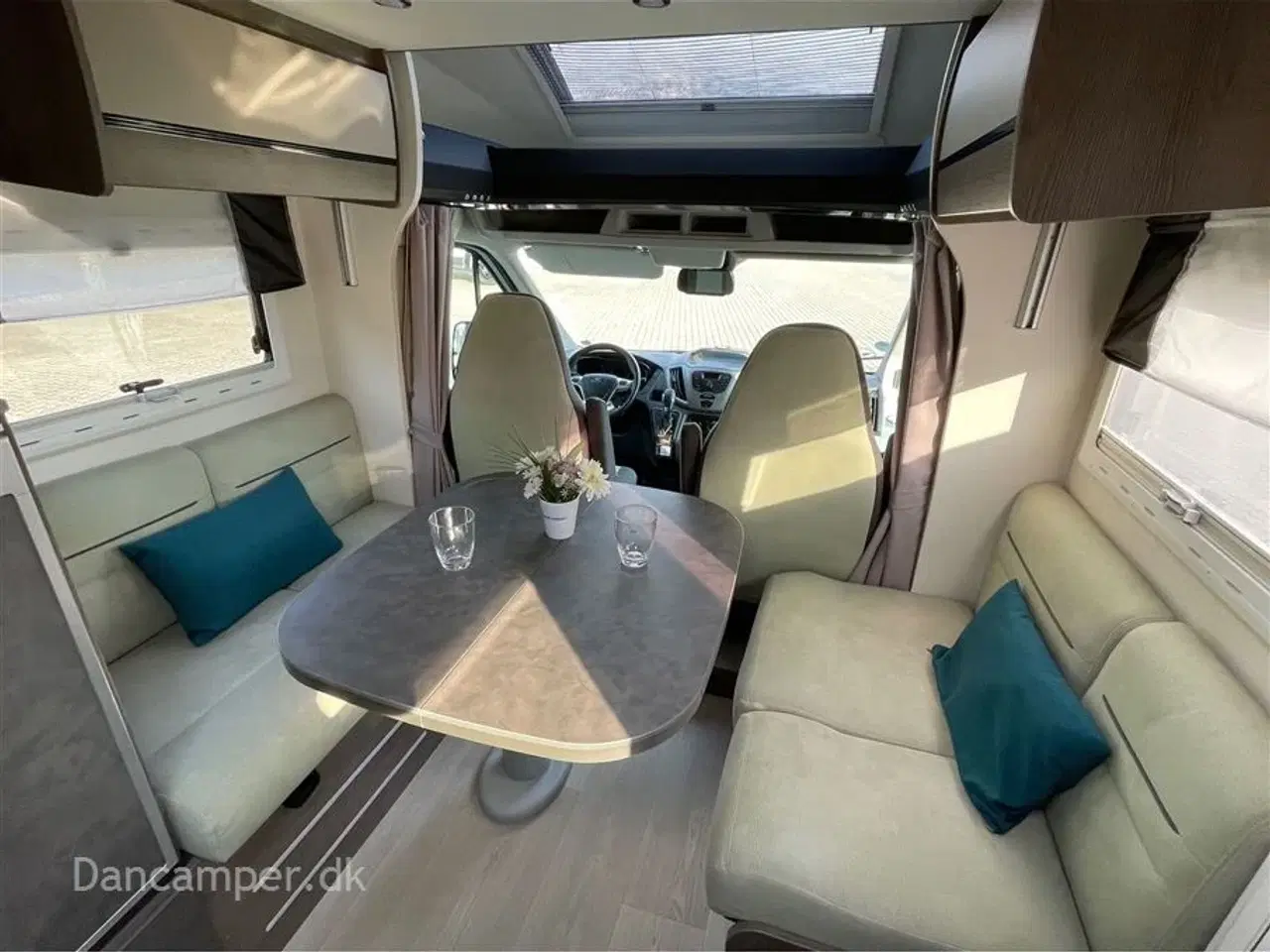 Billede 12 - 2019 - Chausson Titanium 767    Enkeltsenge, lounge-indretning, 170Hk Ford, AUT - Lihium Super B bodelsbatteri, Solceller, Michelin helårsdæk.