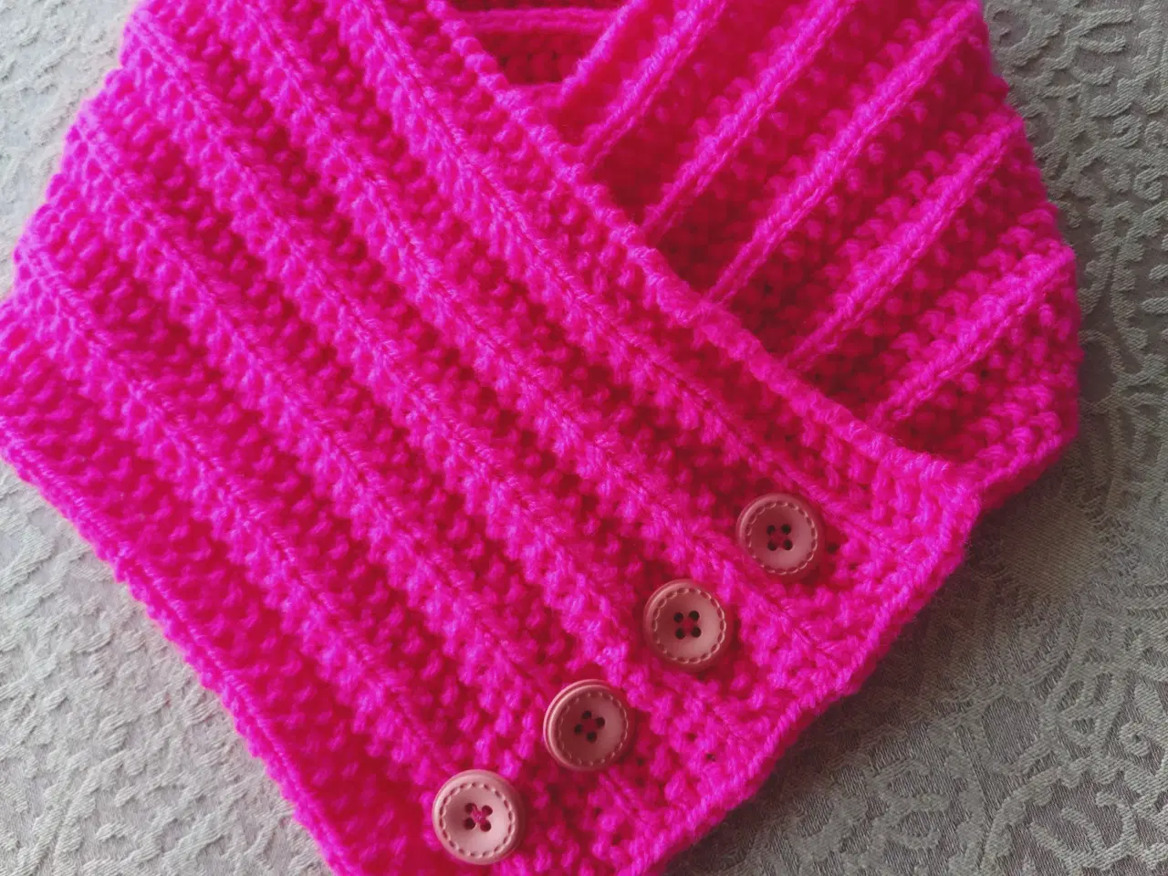 Billede 2 - Halsedisse hjemmestrikket 