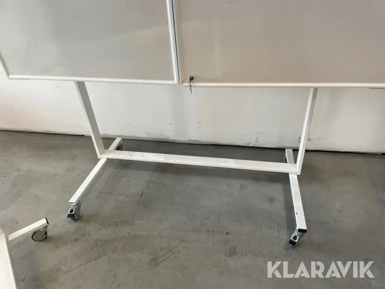 Billede 12 - Whiteboards, printer og bord