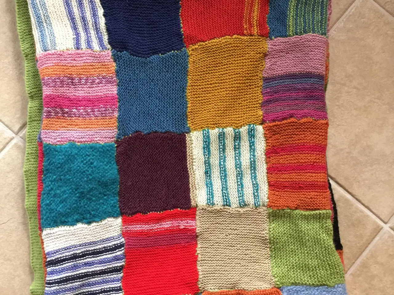 Billede 1 - Stort strikket tæppe