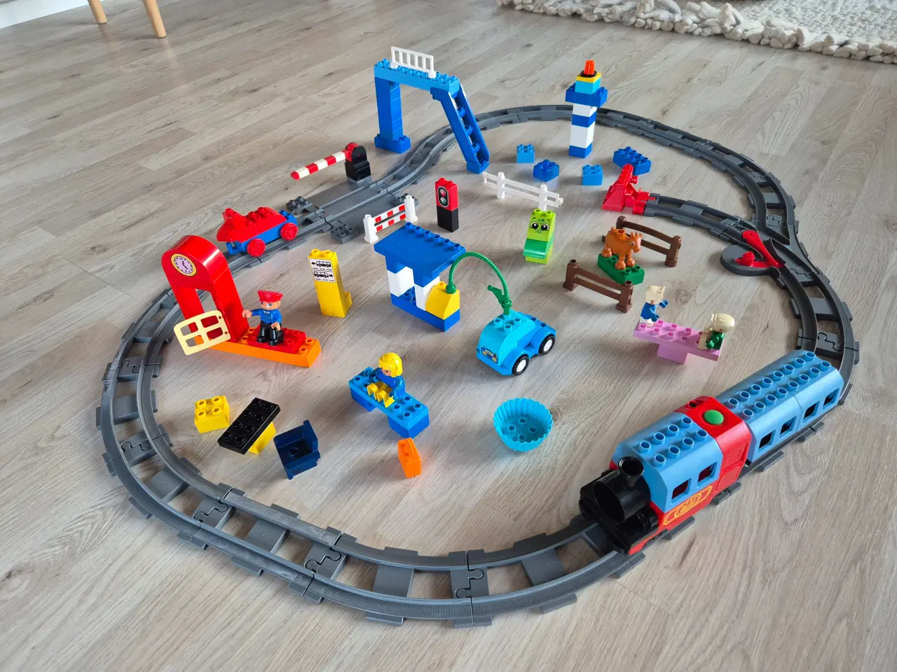 Billede 2 - Duplo Elektrisk Togbane, Batteritog med lyd når de