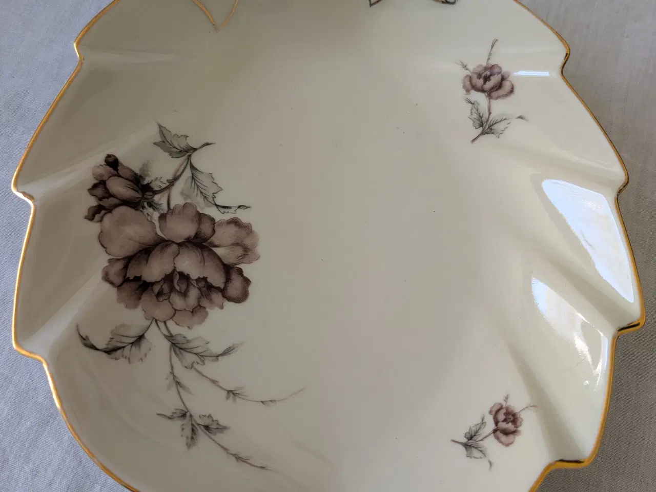 Billede 1 - Bladformet serveringsfad 