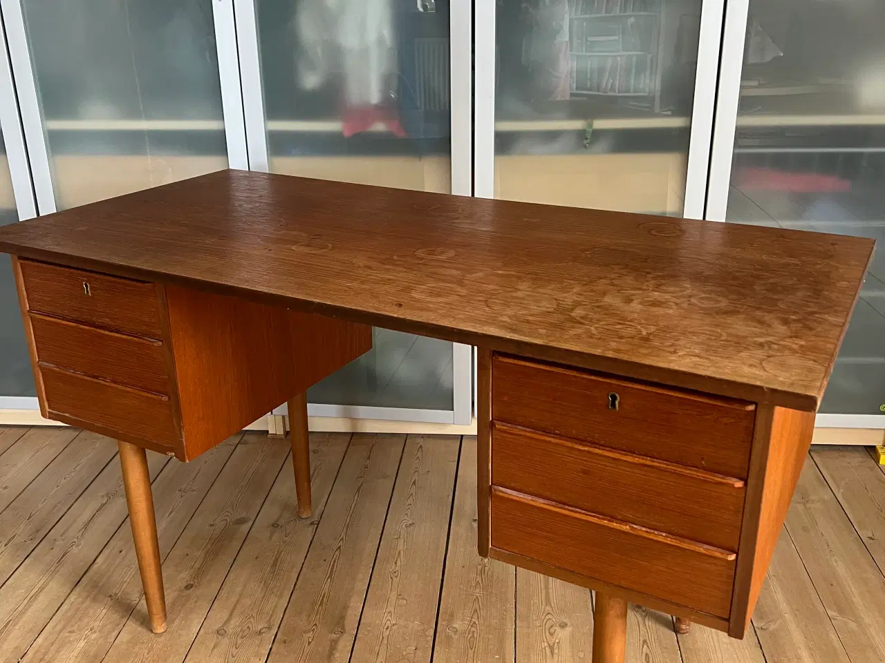 Billede 1 - Massivt teaktræs skrivebord