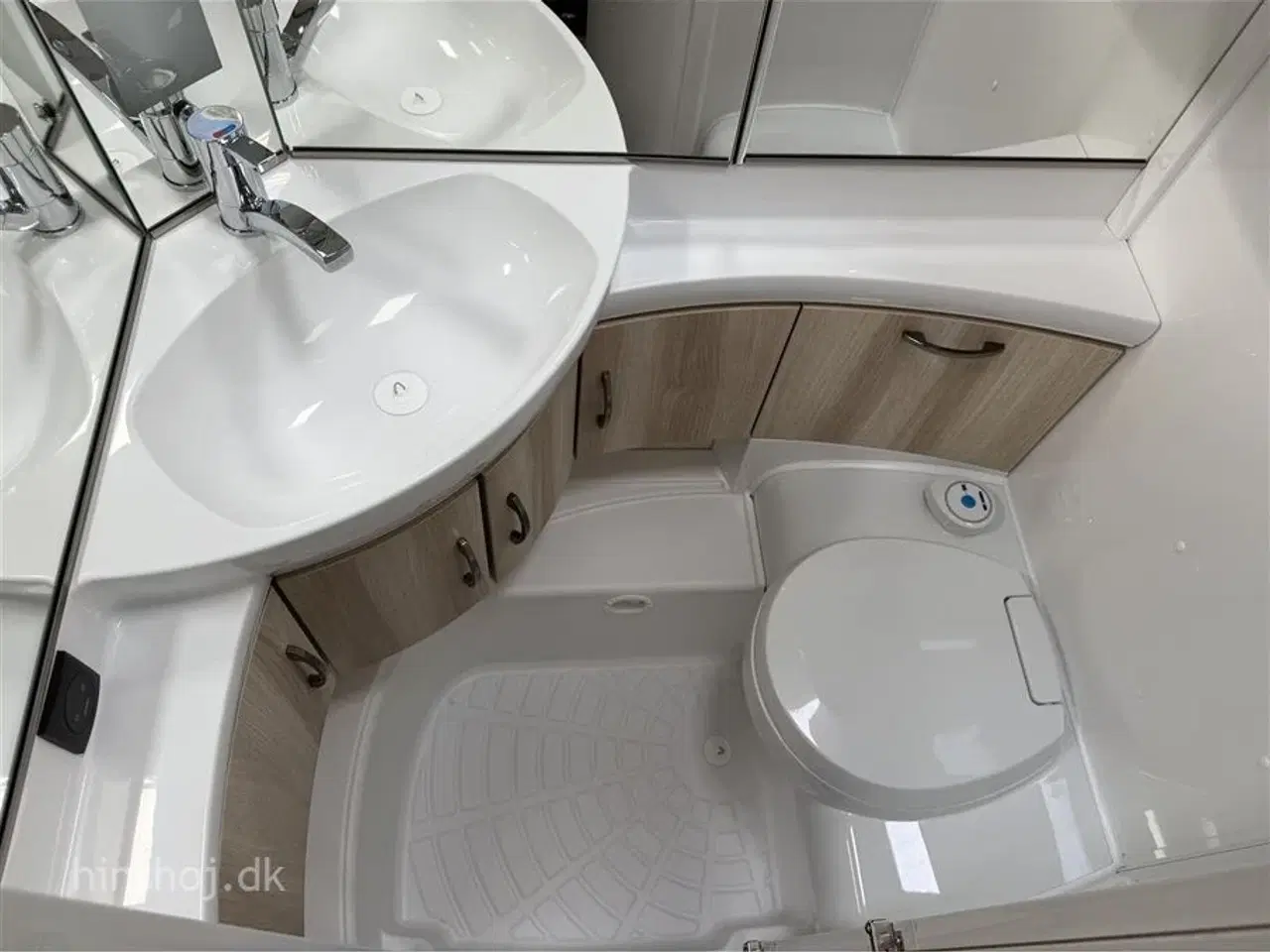 Billede 7 - 2026 - Hobby De Luxe 460 LU   Lækker enkelsengsvogn og rundsidegruppe fra Hinshøj Caravan