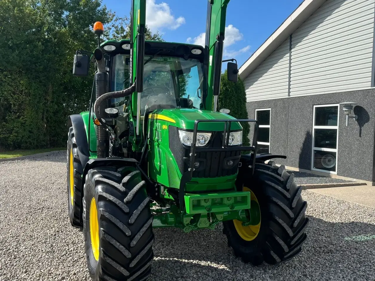 Billede 17 - John Deere 6115R Med frontlæsser og krybegear