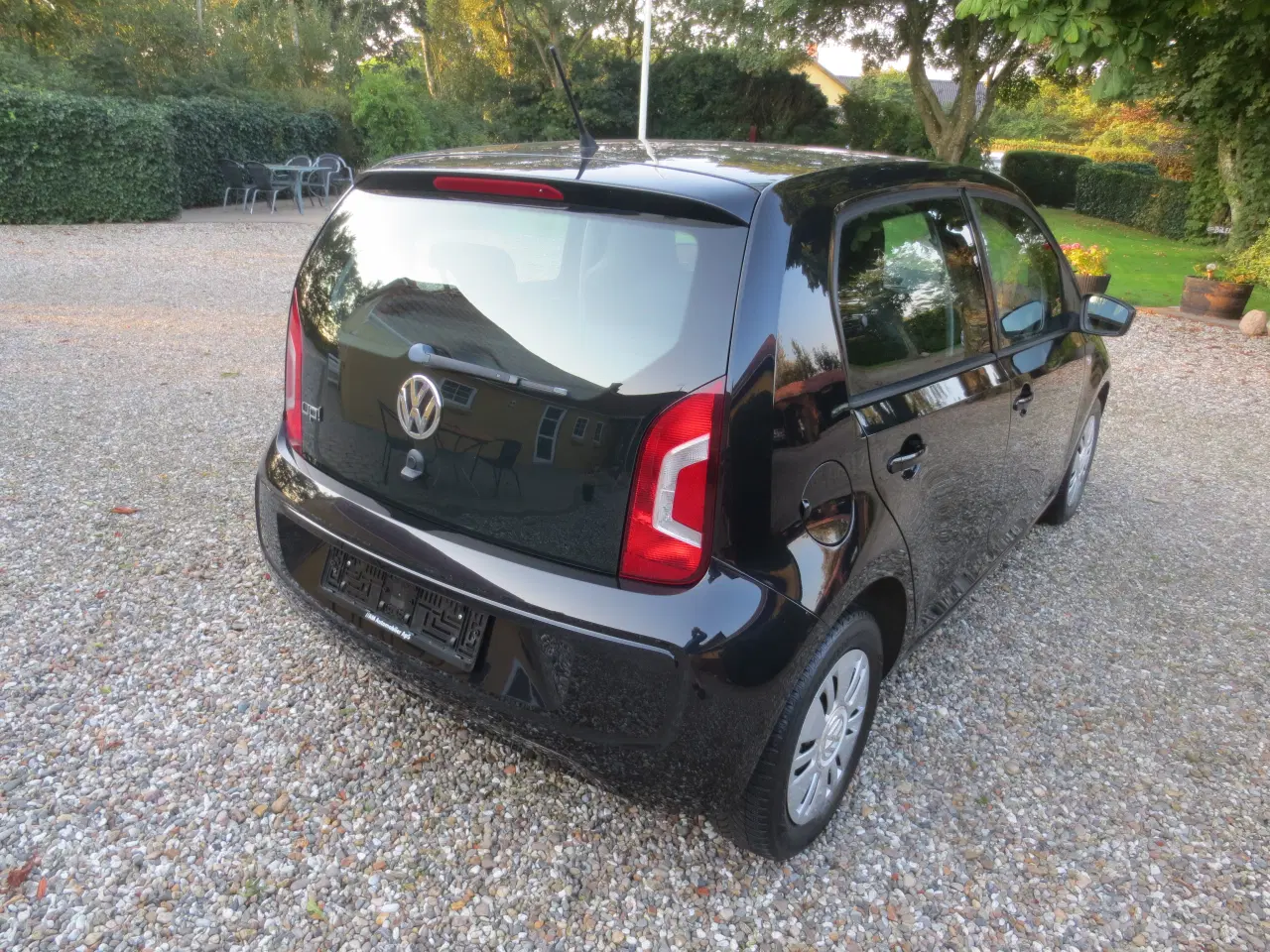 Billede 4 - VW Up ! 1.0 i 5 D. År 2015. Km 116..